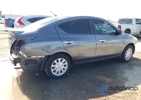 2018 Nissan Versa S z USA, uszkodzony, nr VIN 3N1CN7AP1JL807962